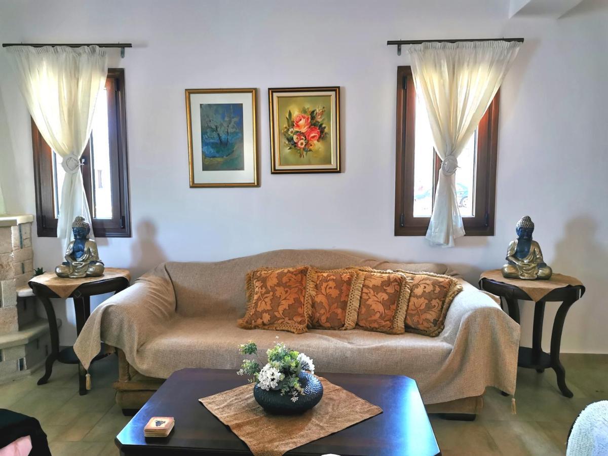 Athevillas Antonis Mina Bagian luar foto