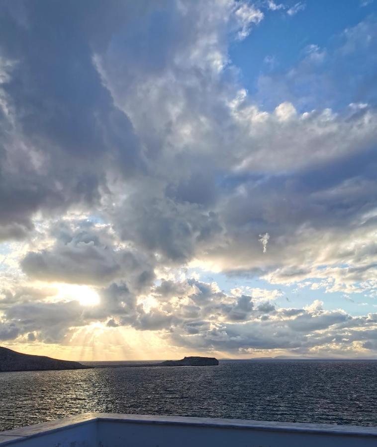 Athevillas Antonis Mina Bagian luar foto