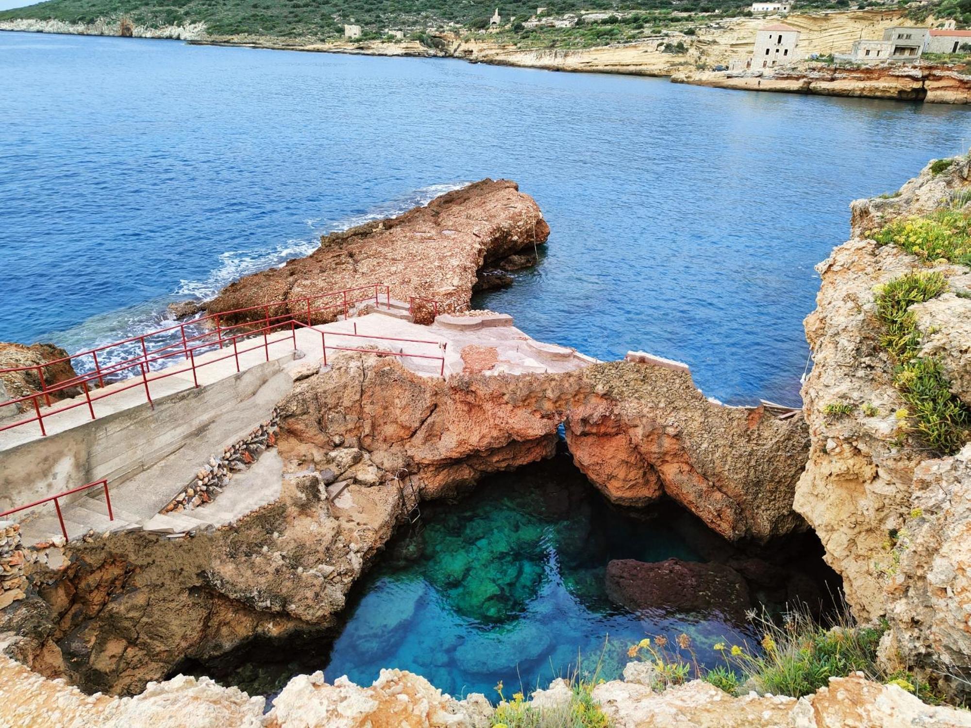 Athevillas Antonis Mina Bagian luar foto