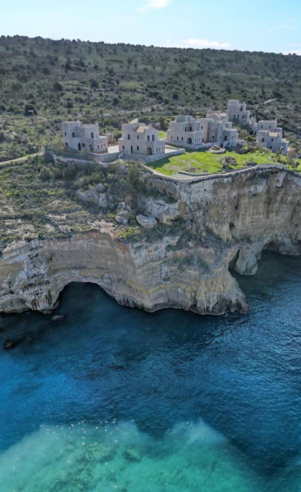 Athevillas Antonis Mina Bagian luar foto