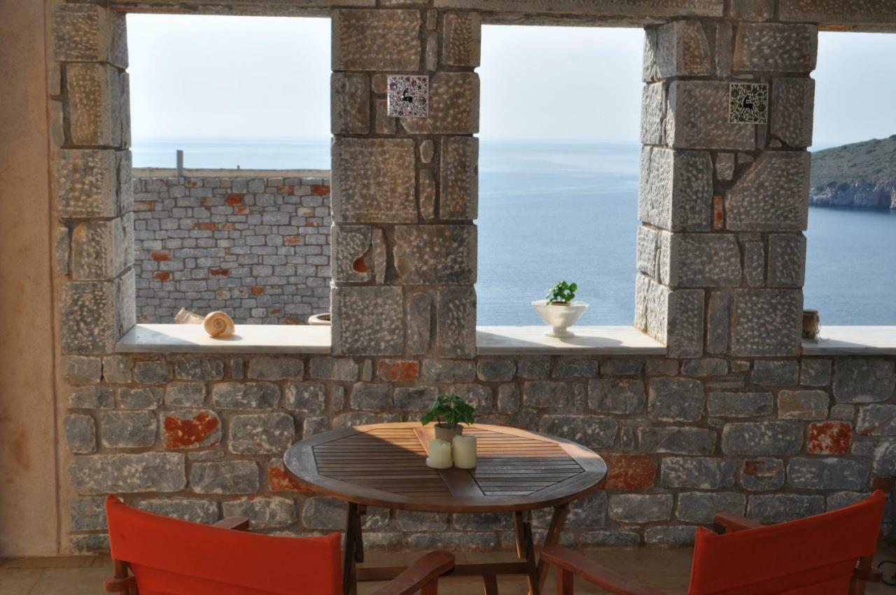 Athevillas Antonis Mina Bagian luar foto