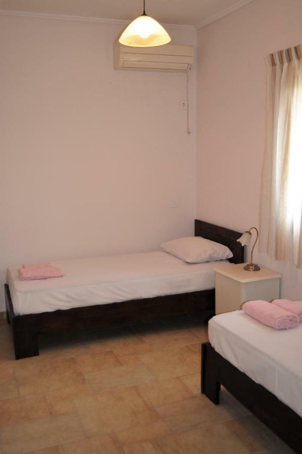 Athevillas Antonis Mina Bagian luar foto