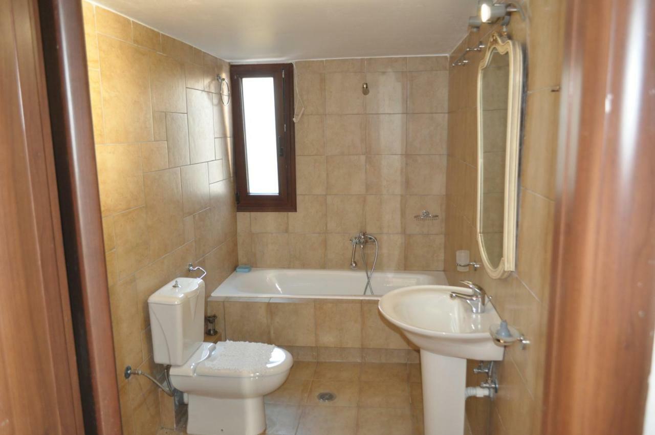 Athevillas Antonis Mina Bagian luar foto