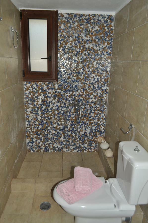 Athevillas Antonis Mina Bagian luar foto