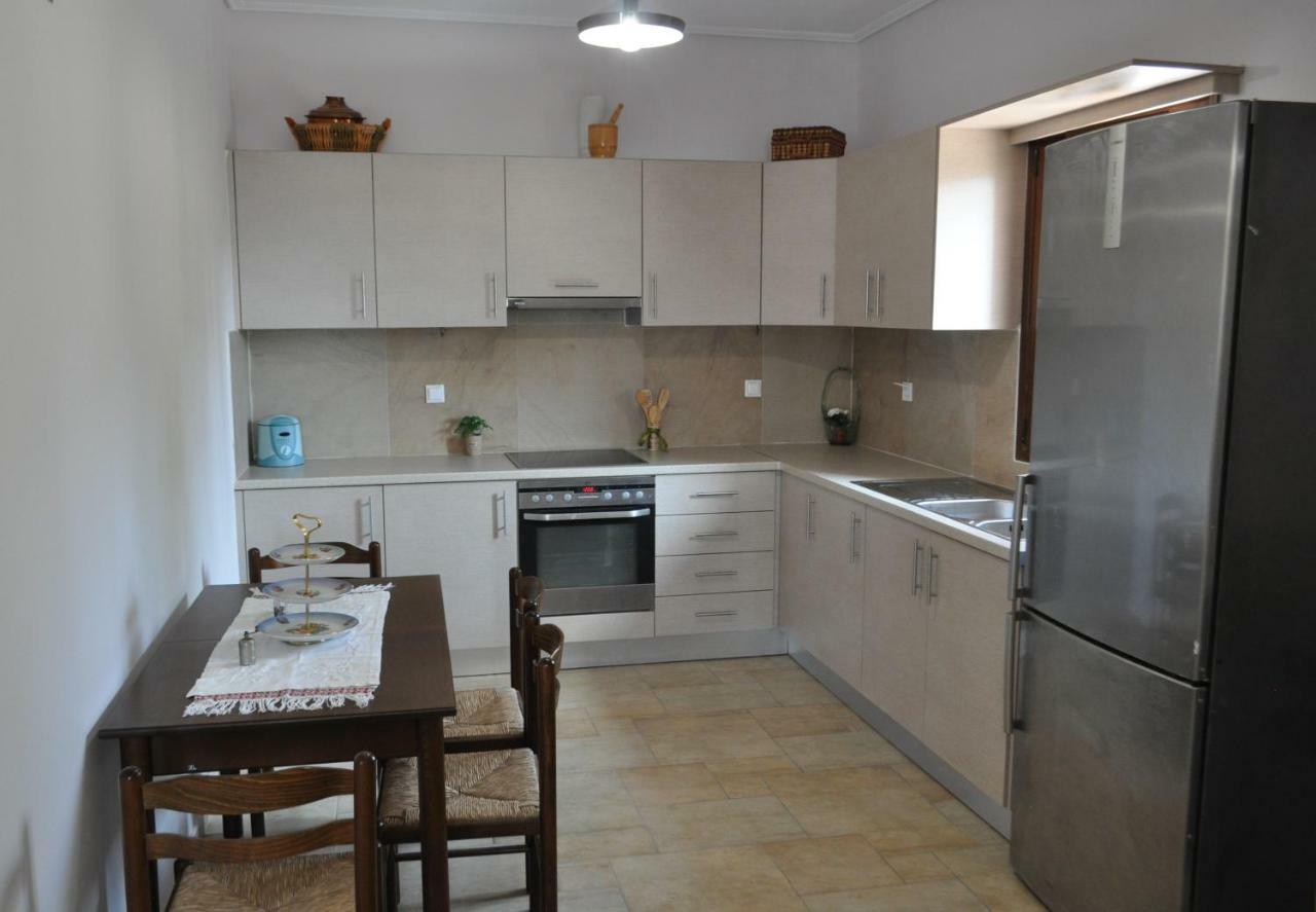 Athevillas Antonis Mina Bagian luar foto