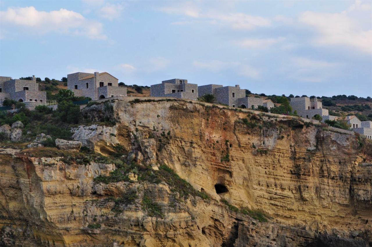 Athevillas Antonis Mina Bagian luar foto