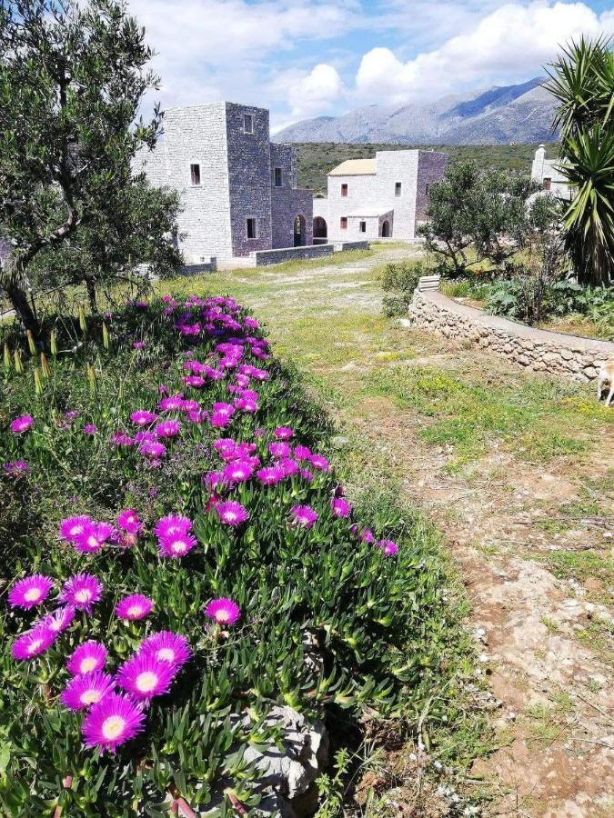 Athevillas Antonis Mina Bagian luar foto